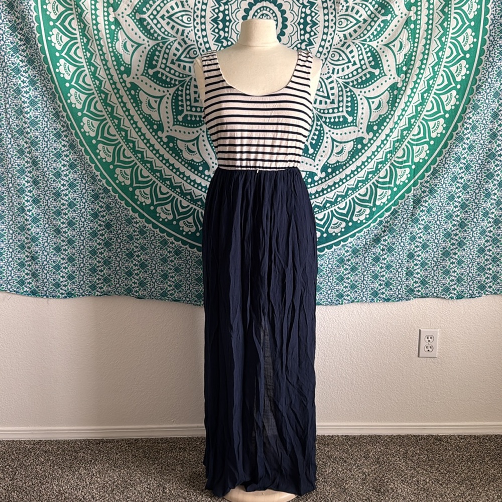 Striped Sun Dress 🖤